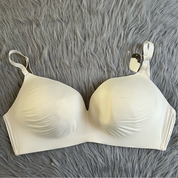 Secret Treasures Wirefree Bra Womens Size 38DDD White Lightly Lined Wireless‎ - Picture 1 of 8